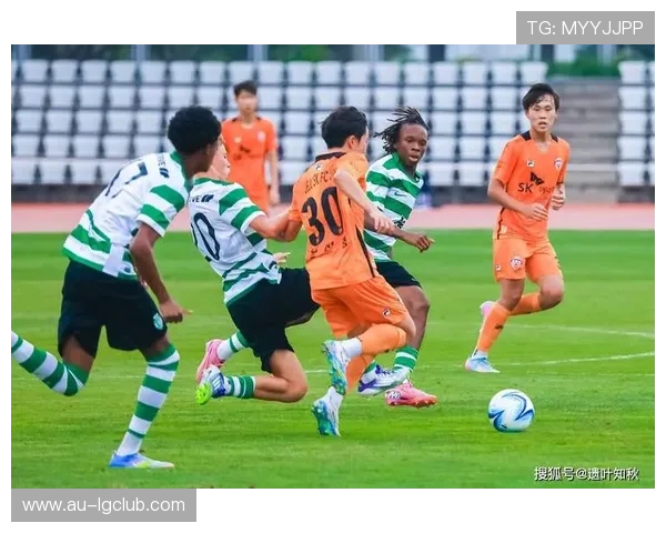 绿茵激情迎新年足球飞扬共祝元旦快乐梦想启航