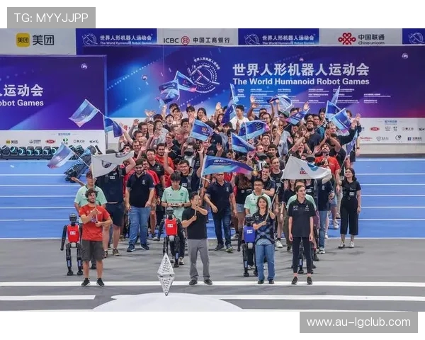 冰丝带机器人足球赛燃情开赛 机器人竞技与科技创新融合的新未来